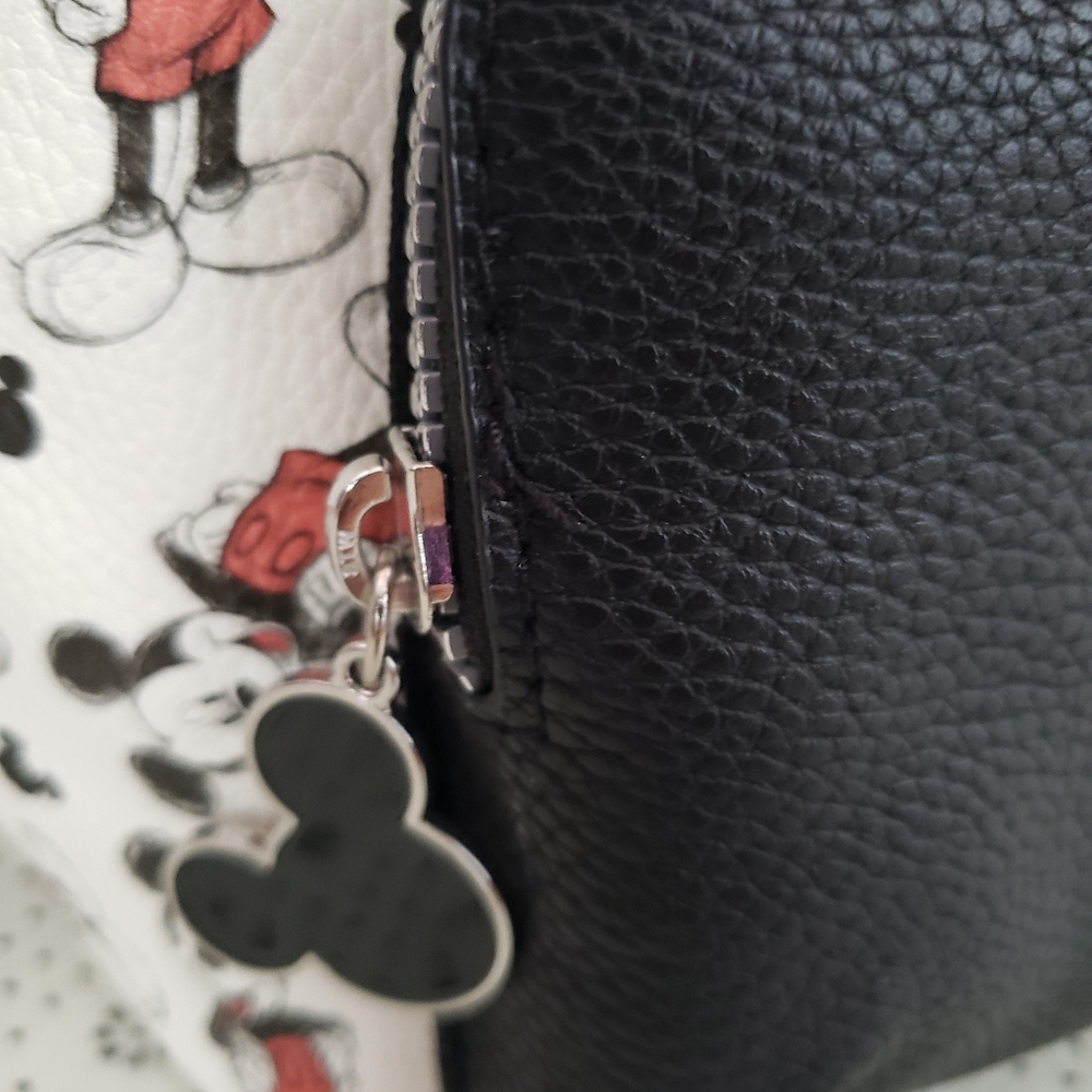 ๐ Disney Mickey Mouse Sketch Drawstring Backpack - Picture 6 of 6